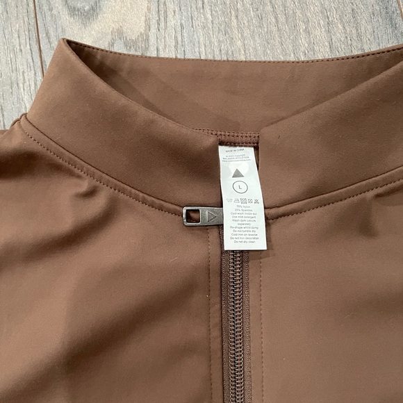 Balance Athletics Elevate Cropped Zip - Picture 3 of 9